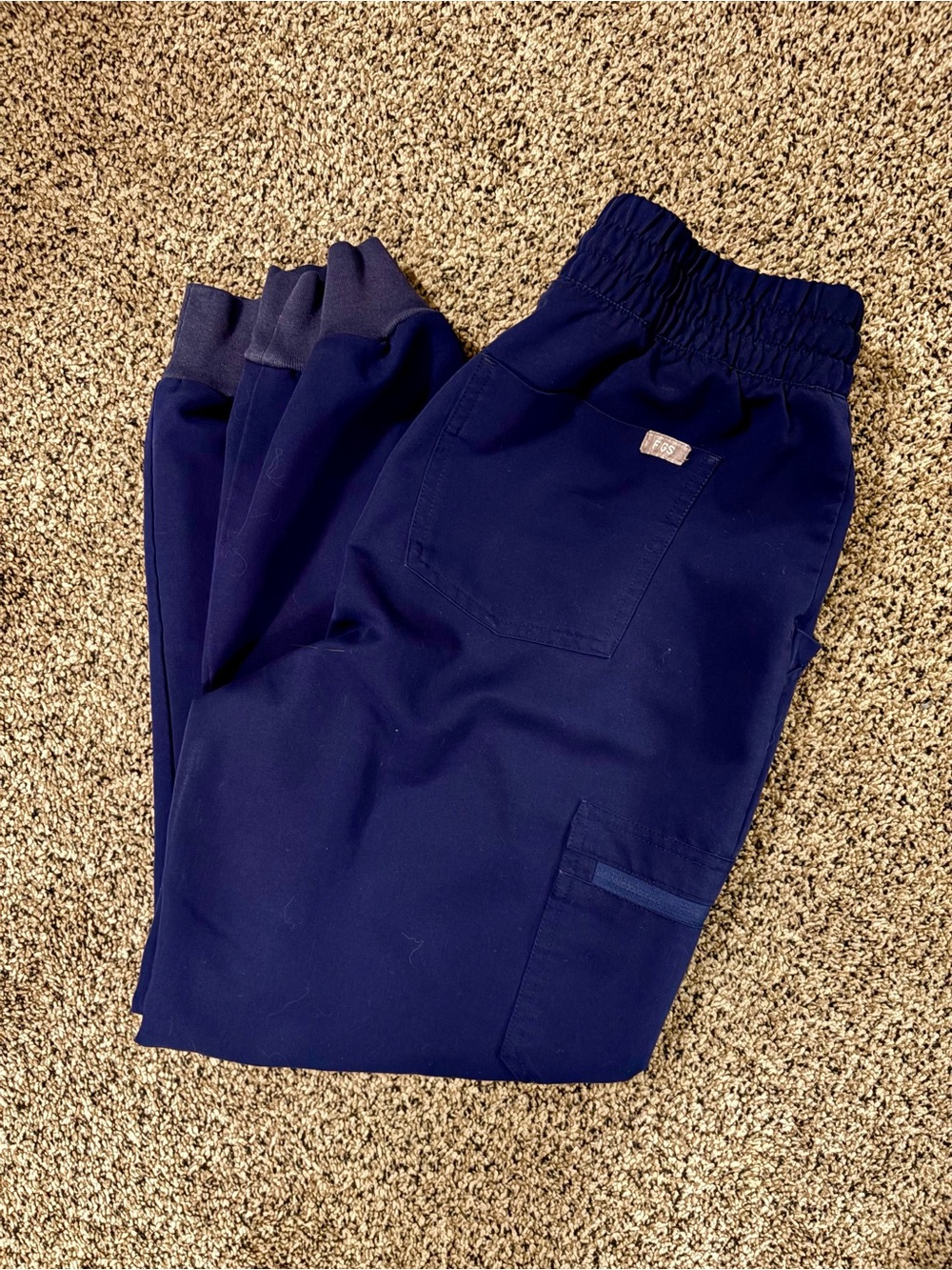 Figs women’s Navy Dowa Elastic-Waist Cargo Joggers